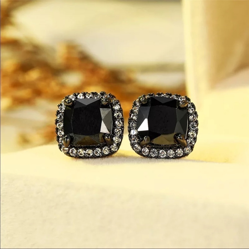 ❗️RESTOCKED❗️BLACK Onyx Halo Stud Earrings